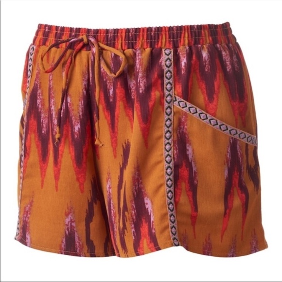 About A Girl Print Shorts - Picture 1 of 5